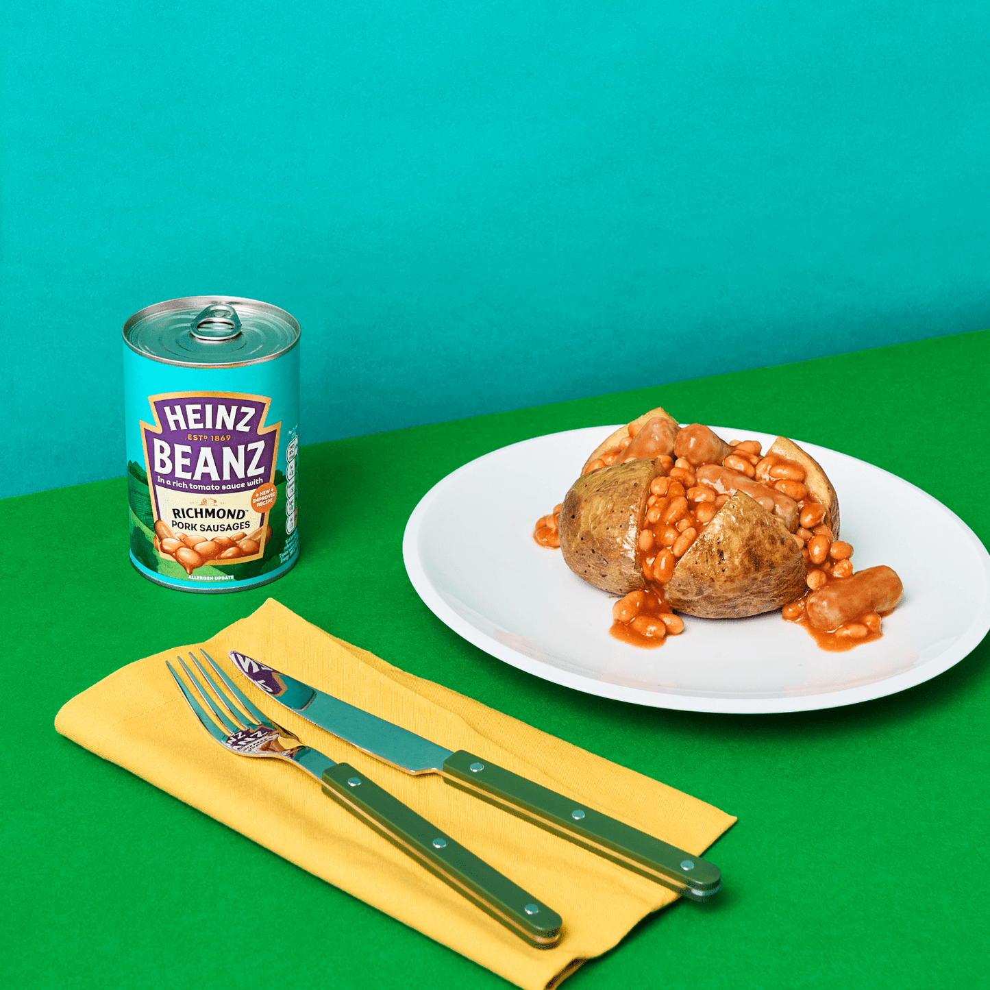 Heinz Beanz in A Rich Tomato Sauce with Richmond Pork Sausages 415g - UK Food & Drink - 5000157156044