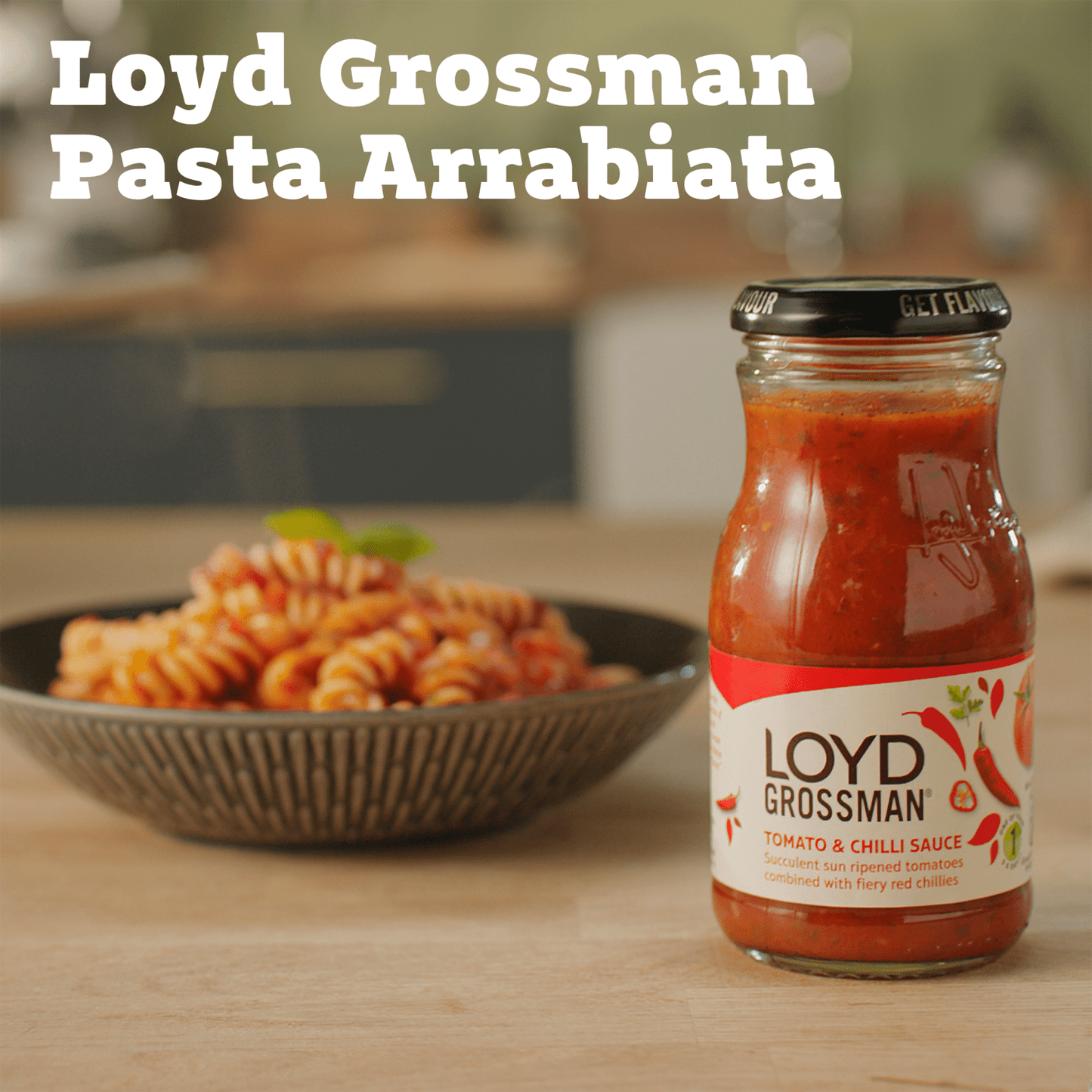 Loyd Grossman Tomato & Chilli Sauce 350g - UK Food & Drink - 5000354168543