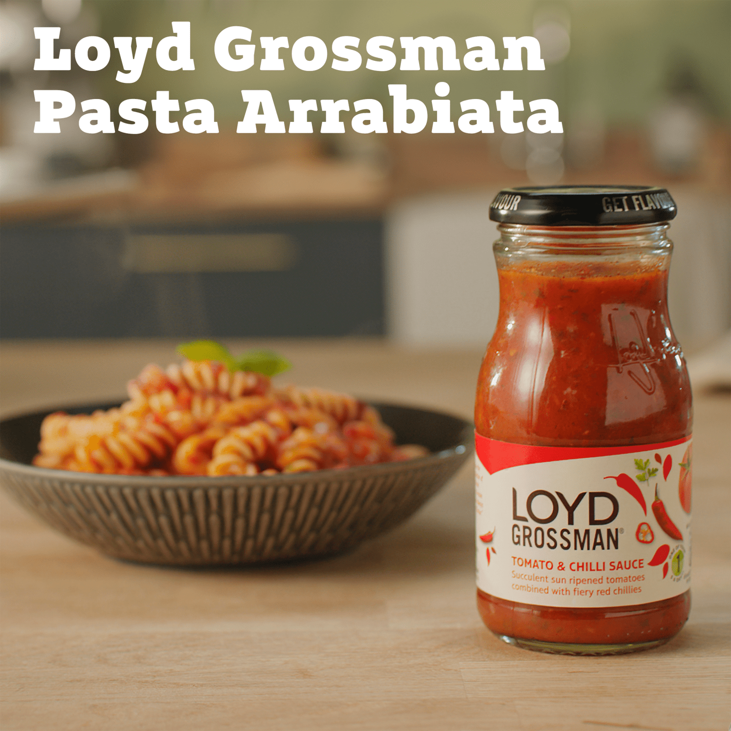 Loyd Grossman Tomato & Chilli Sauce 350g - UK Food & Drink - 5000354168543